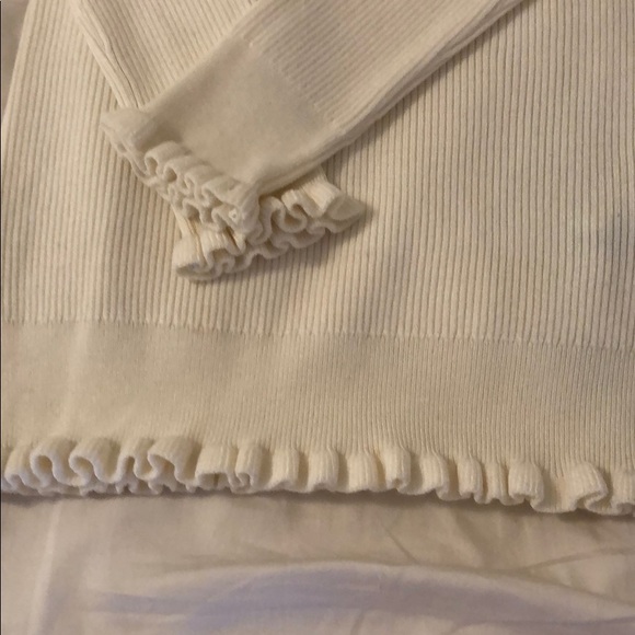 White ruffle turtleneck - Picture 2 of 4